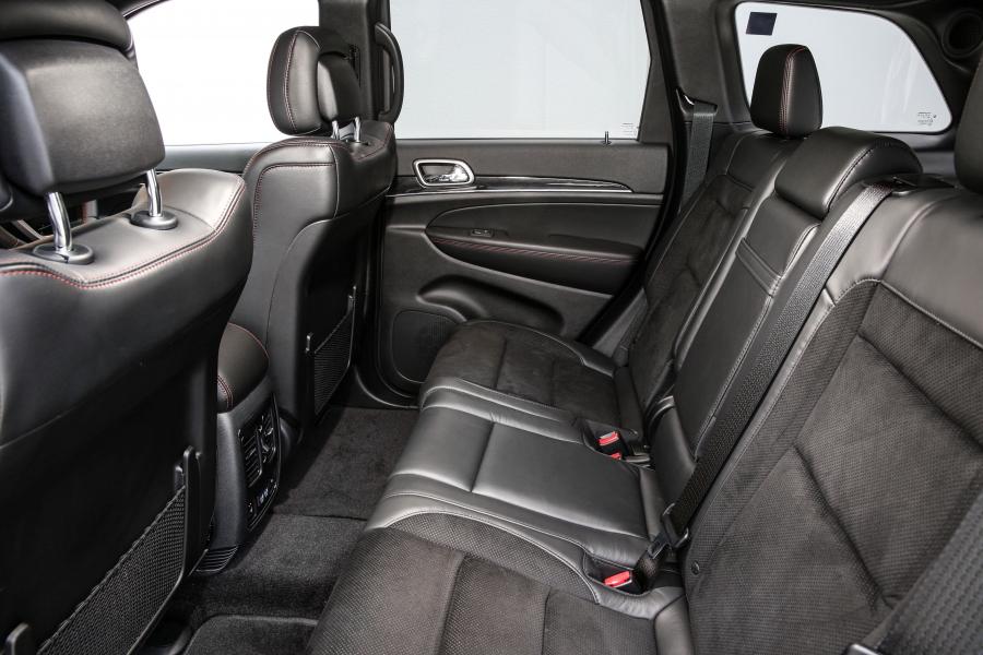 Интерьер Jeep Grand Cherokee Trailhawk 2017 года  (AU) (фото 6 из 40)